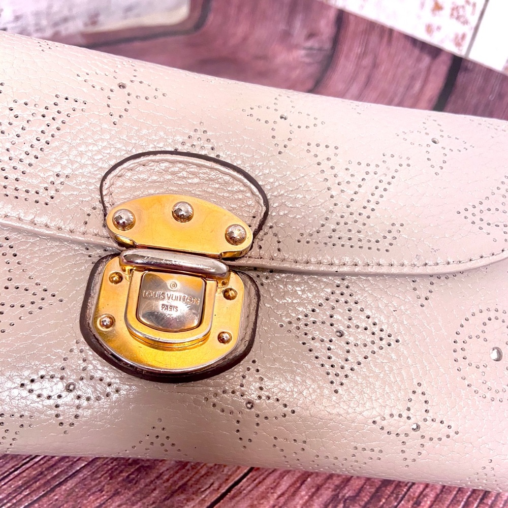 Louis Vuitton Mahina Amelia wallet - Picture 16 of 16